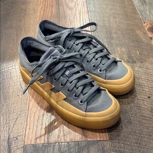 Adidas women’s grey Sneakers 5 1/2